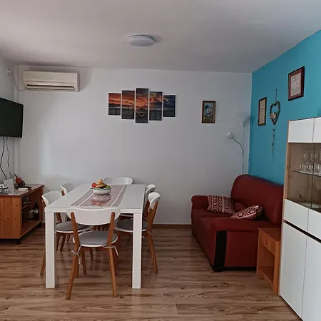 House Isabella Holiday home Necujam