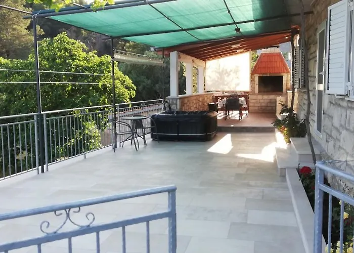 House Isabella Vikendica