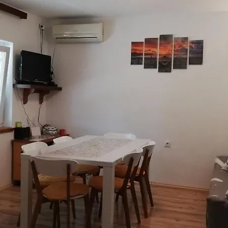 House Isabella Vakantiehuis Nečujam